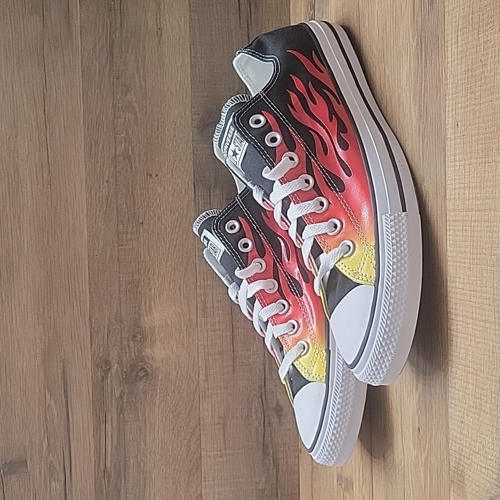 Converse shoes men Brand new.